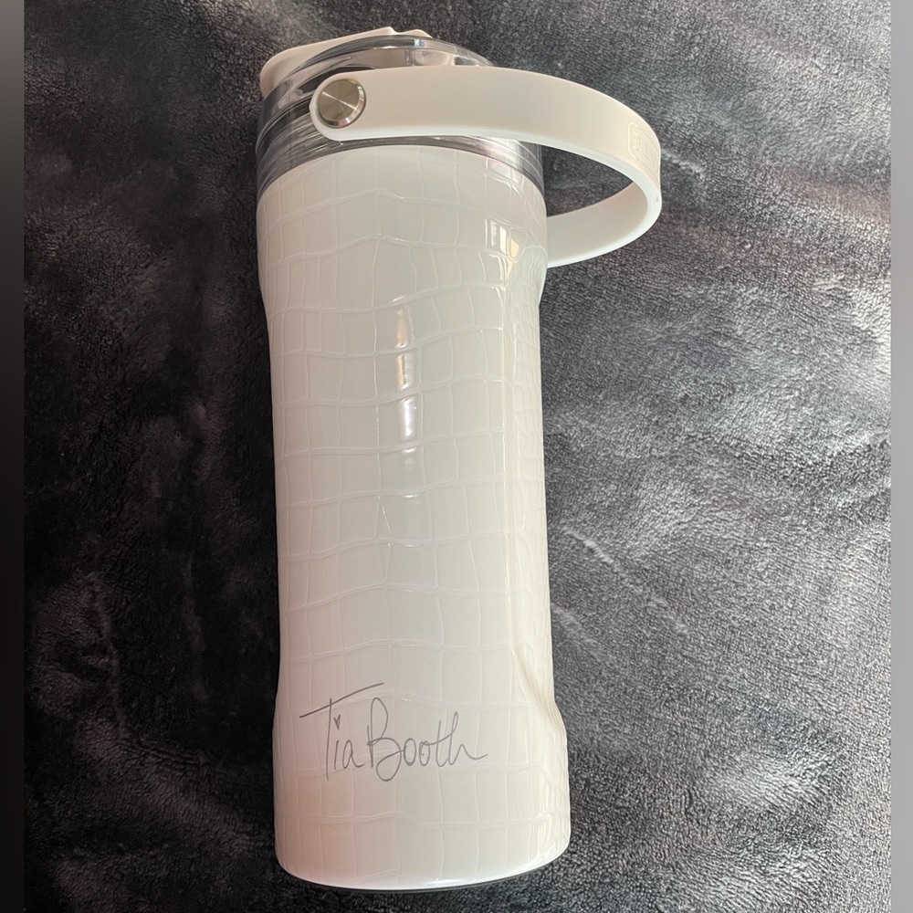 Brumate x Tia Booth shaker
